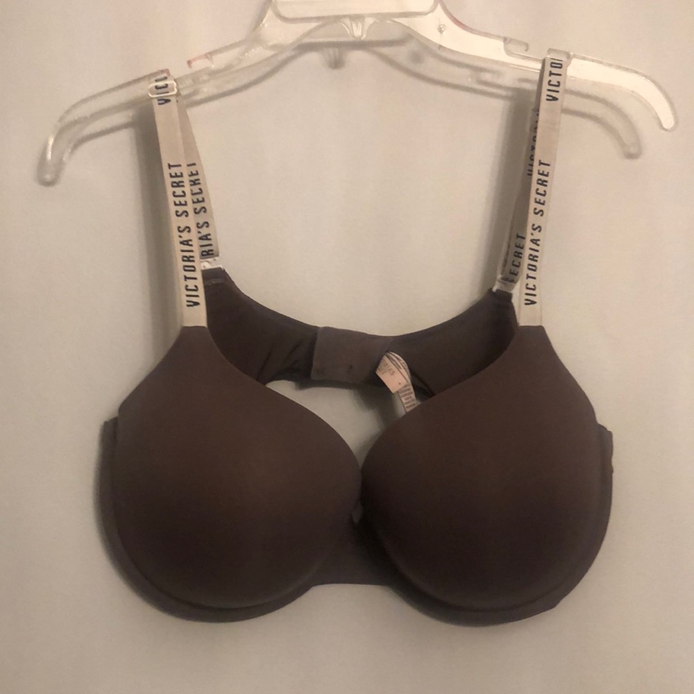 Victoria’s Secret t-shirt push up full coverage.